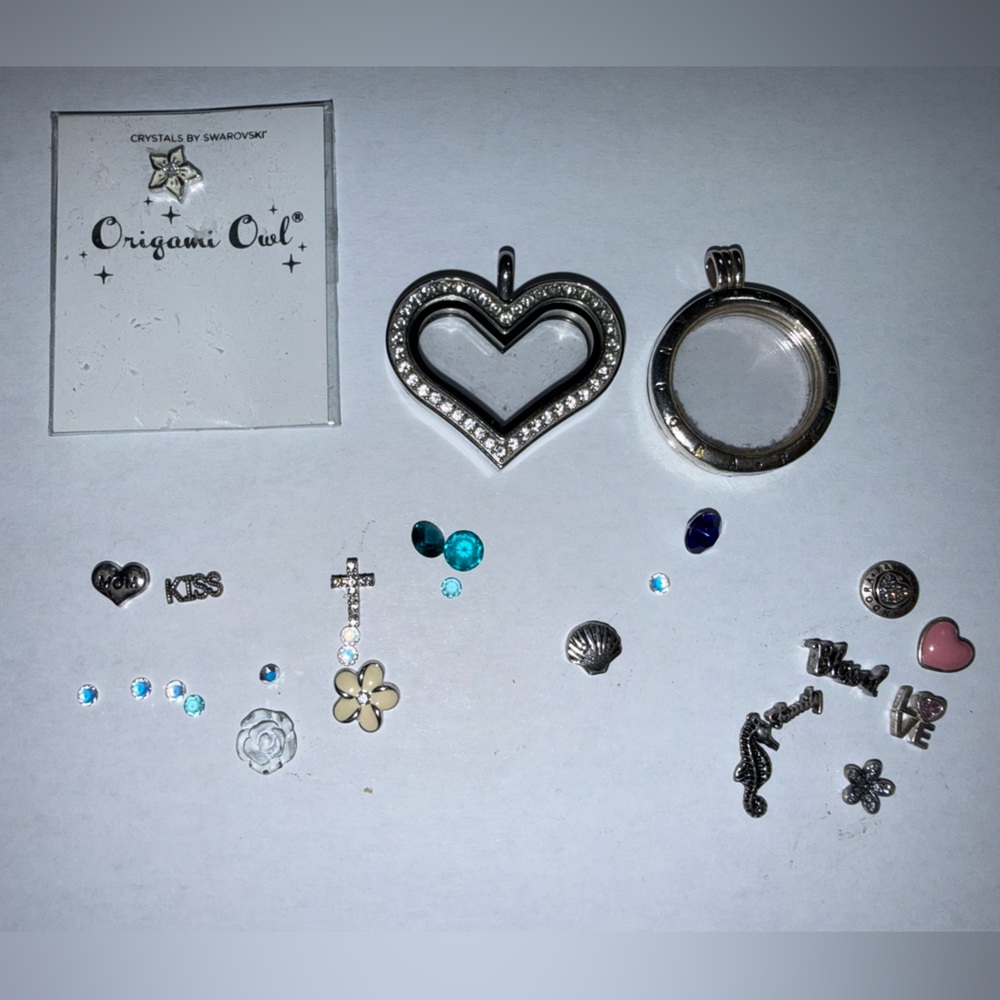 27pc Origami Owl Silver Heart locket & Round Pandora Locket w/Charms bundle